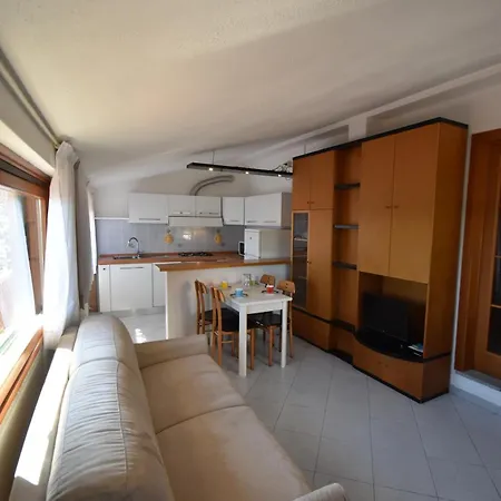 Villetta Solana - S. Ilario Con Giardino Privato Apartment *